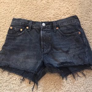 Never worn Levi shorts size 26